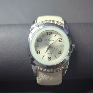 Strada Silver and White Smartwatch